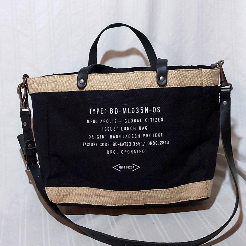 23. APOLIS GLOBAL CITIZEN CROSSBODY BAG NWOT